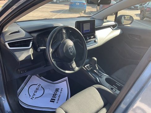 Used 2025 Toyota Corolla LE FWD image 12