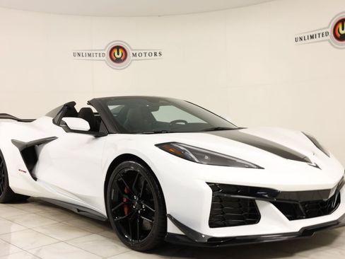 Used 2025 Chevrolet Corvette Z06 w/ Z07 Performance Package RWD image 43