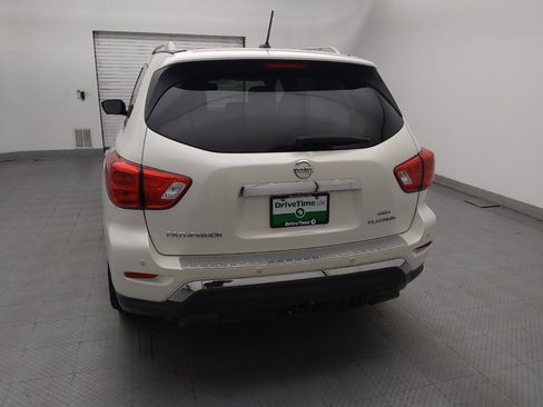 Used 2017 Nissan Pathfinder Platinum w/ Family Entertainment Package AWD/4WD image 6