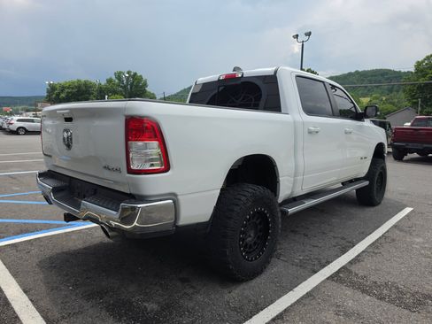 Used 2022 RAM 1500 Big Horn AWD/4WD image 3