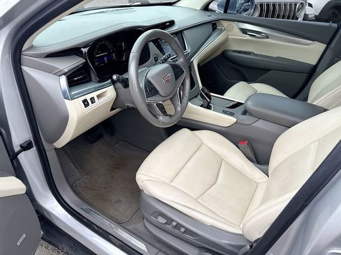 Used 2018 Cadillac XT5 Luxury w/ Driver Awareness Package image 25