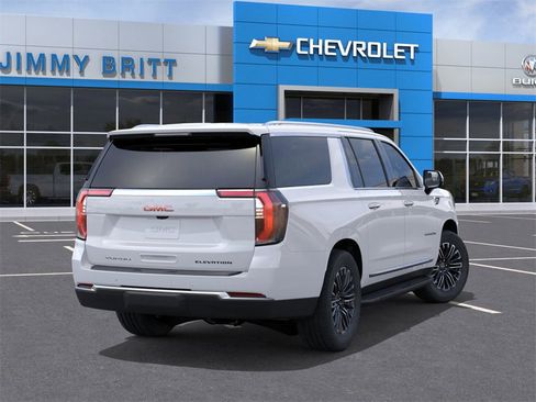 New 2026 GMC Yukon XL Elevation image 10