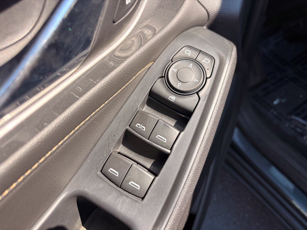 Used 2018 Chevrolet Traverse LT FWD image 12