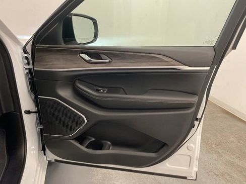 New 2026 Jeep Grand Cherokee L Limited AWD/4WD image 26