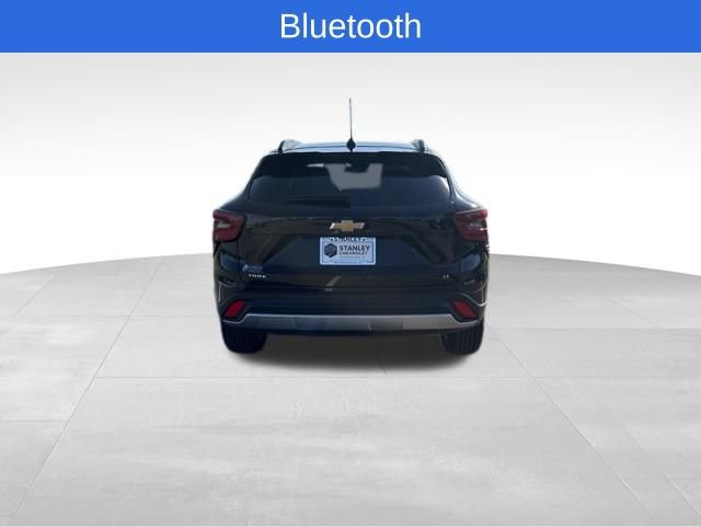 Used 2025 Chevrolet Trax LT w/ LT Convenience Package FWD image 6