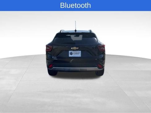 Used 2025 Chevrolet Trax LT w/ LT Convenience Package FWD image 6