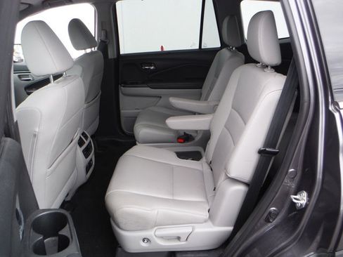 Used 2019 Honda Pilot Touring image 35