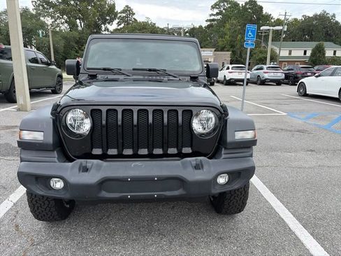Used 2020 Jeep Wrangler Sport AWD/4WD image 2
