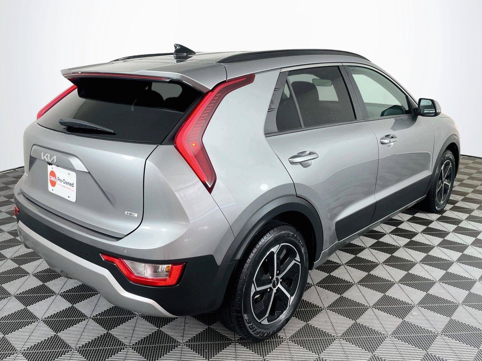 Used 2024 Kia Niro EX FWD image 10