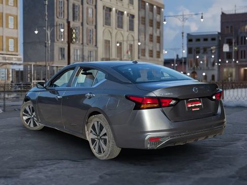 Used 2022 Nissan Altima 2.5 SV FWD image 10