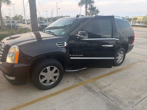 Used 2016 Cadillac SRX Luxury image 1