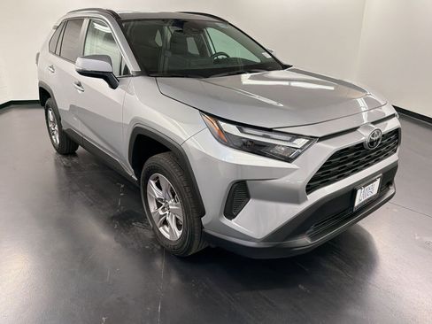 Used 2025 Toyota RAV4 XLE w/ Convenience Package image 7