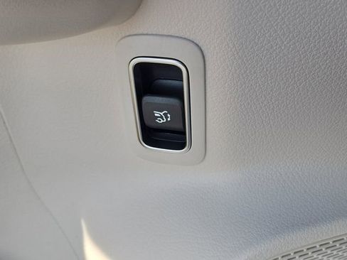 New 2026 Mercedes-Benz GLB 250 4MATIC image 24