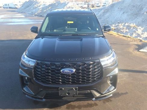 Used 2025 Ford Explorer ST-Line image 18