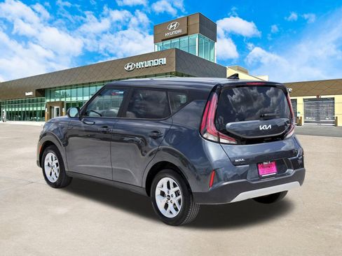 Used 2025 Kia Soul LX image 8