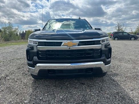 Used 2024 Chevrolet Silverado 1500 LT AWD/4WD image 9