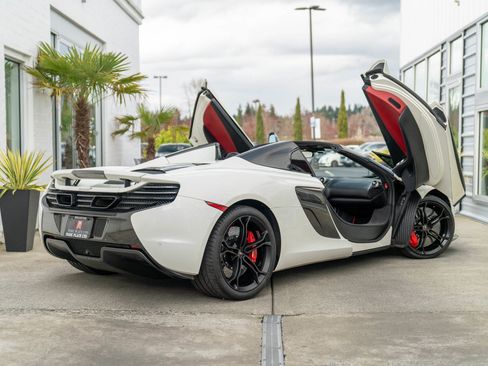 Used 2016 McLaren 650S Spider RWD image 14