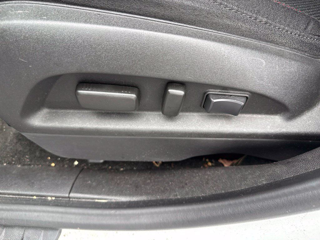 Used 2013 Chevrolet Equinox LT w/ Driver Convenience Package FWD image 12