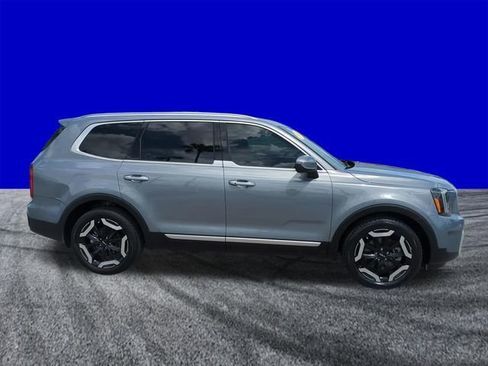 Used 2024 Kia Telluride S w/ S Sunroof Package FWD image 3