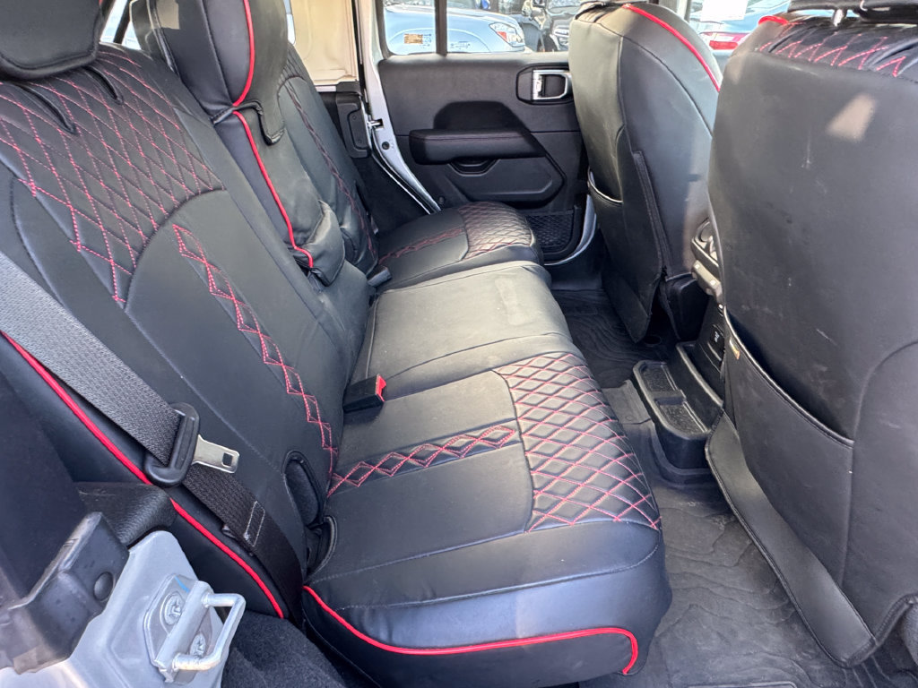 Used 2023 Jeep Wrangler Unlimited Rubicon AWD/4WD image 6