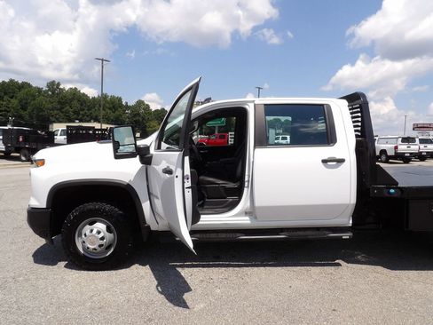 Used 2024 Chevrolet Silverado 3500 W/T w/ Snow Plow Prep Package AWD/4WD image 13
