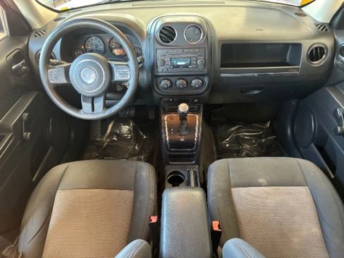 Used 2014 Jeep Patriot Sport image 2