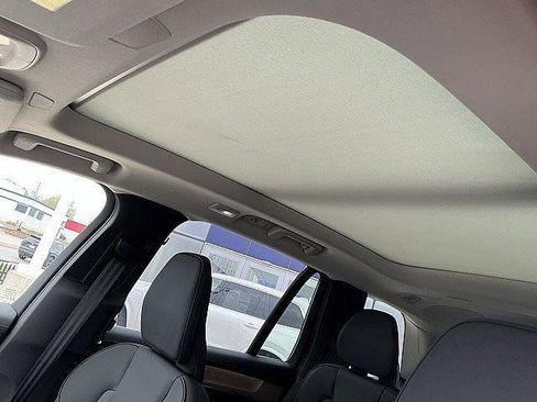 New 2026 Volvo XC90 T8 Plus w/ Protection Package Premier AWD/4WD image 17
