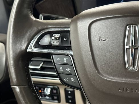 Used 2022 Lincoln Navigator Reserve image 28