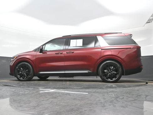 Used 2022 Kia Carnival SX Prestige image 30