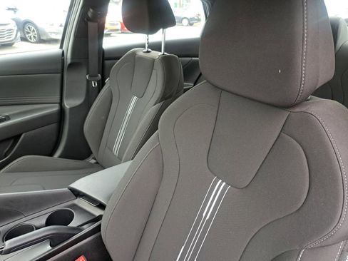 Used 2025 Hyundai Elantra Sport image 19
