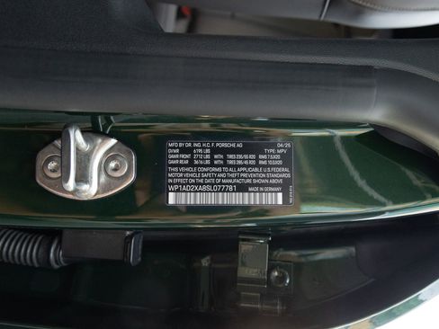 Used 2025 Porsche Macan Electric image 38