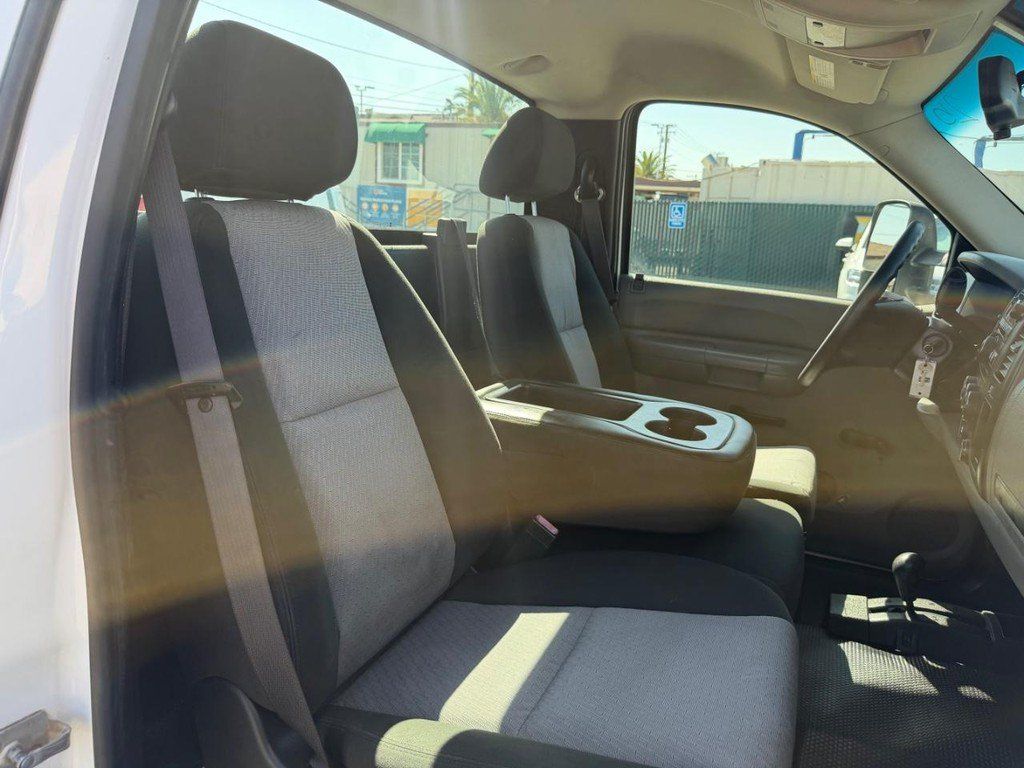 Used 2009 Chevrolet Silverado 1500 W/T AWD/4WD image 22