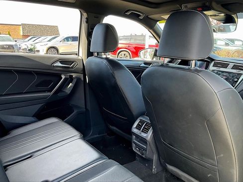 Used 2022 Volkswagen Tiguan SE R-Line image 29