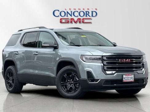 Used 2023 GMC Acadia AT4 image 2