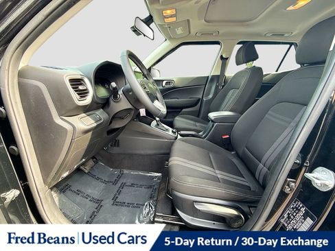 Used 2023 Hyundai Venue SEL FWD image 28