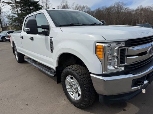 Used 2017 Ford F250 XLT w/ Snow Plow Prep Package image 12