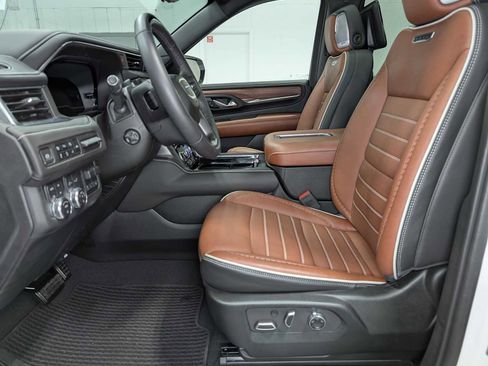 Used 2024 GMC Yukon Denali Ultimate image 5