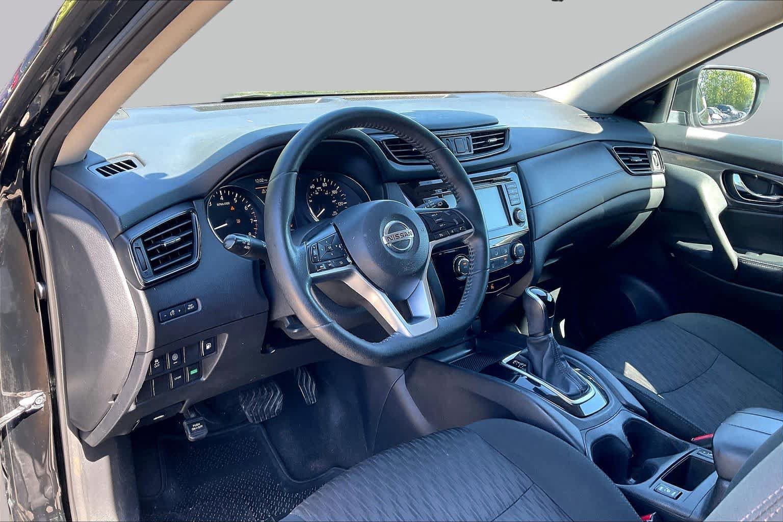 Used 2020 Nissan Rogue S w/ Special Edition Package FWD image 17