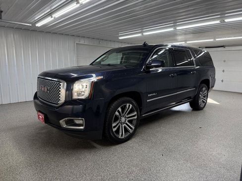 Used 2017 GMC Yukon XL Denali AWD/4WD image 4