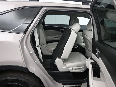 Used 2025 Kia Sorento SX AWD/4WD image 53