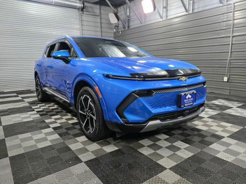 Used 2024 Chevrolet Equinox EV LT image 4