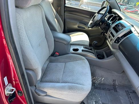 Used 2006 Toyota Tacoma PreRunner image 13