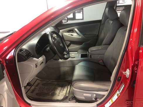 Used 2009 Toyota Camry SE FWD image 13