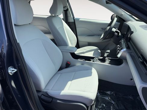 Certified 2025 Hyundai Kona SE FWD image 19