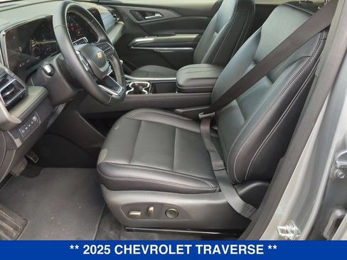 Used 2025 Chevrolet Traverse LT AWD/4WD image 17