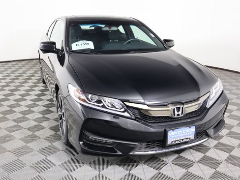 Used 2017 Honda Accord EX image 3
