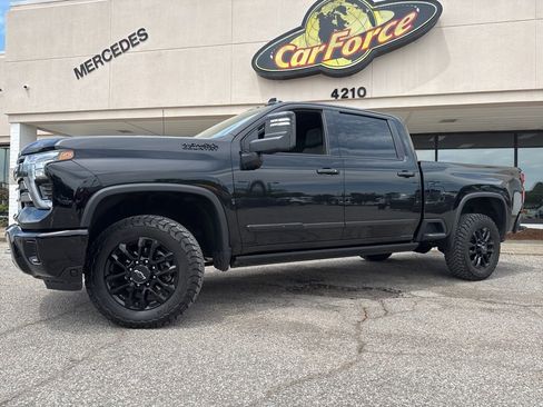 Used 2025 Chevrolet Silverado 2500 High Country w/ Midnight Edition AWD/4WD image 17