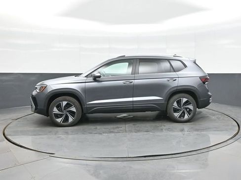 New 2026 Volkswagen Taos SE AWD/4WD image 4