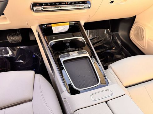 Certified 2025 Mercedes-Benz GLB 250 4MATIC image 29