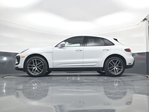Used 2025 Porsche Macan image 25